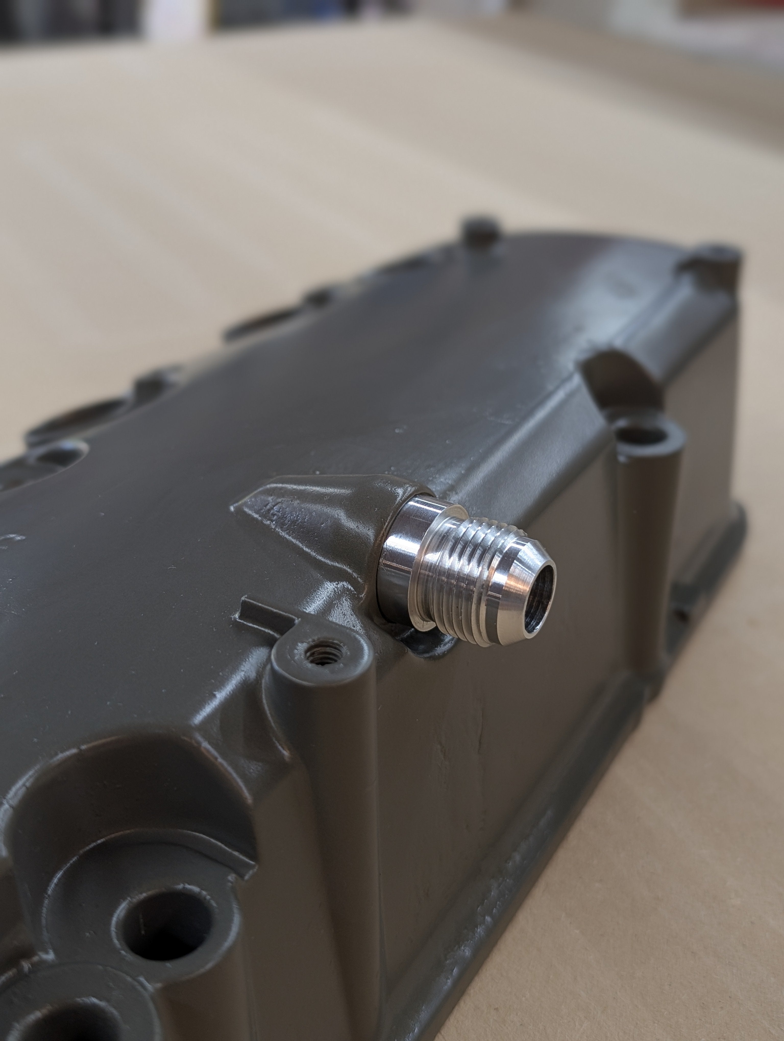 D17 Valve cover -10AN breather fitting