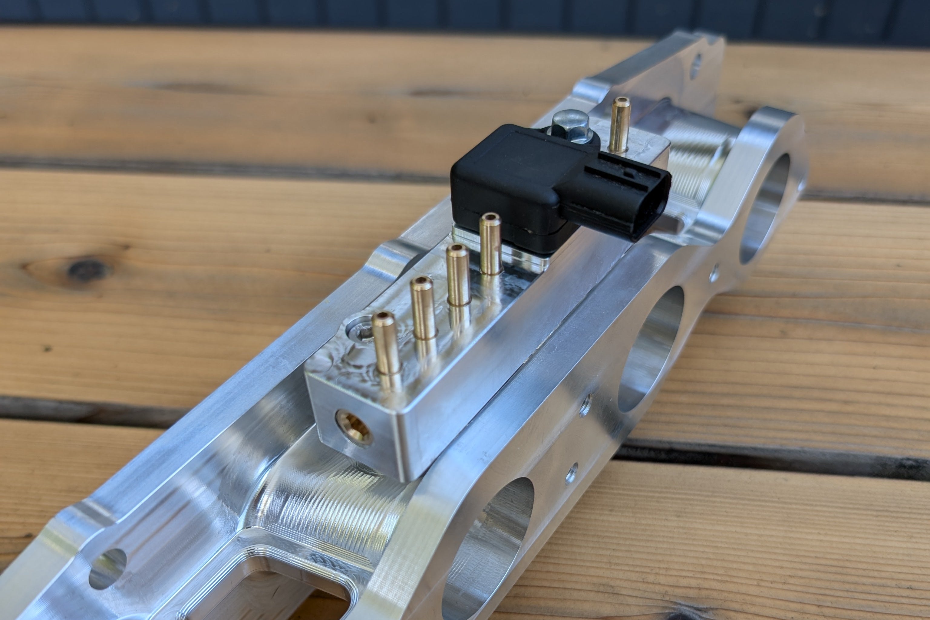 MAP/ Vacuum distribution manifold