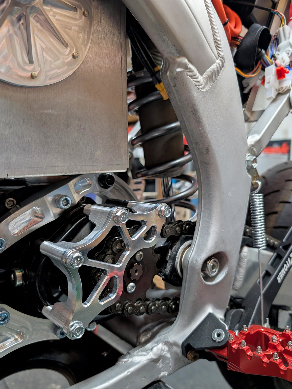 QS138 90h Sprocket Guard